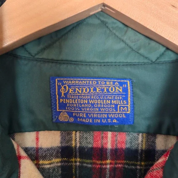 Vintage Pendleton Mens Virgin Wool Plaid Button Down Shirt Size M USA Made